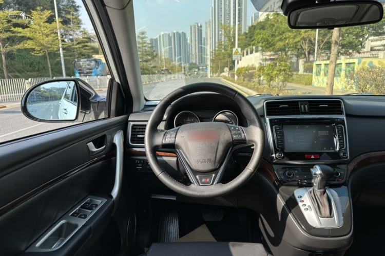 Used Haval H6 2014 Sport Edition 2.4L Automatic Elite Model Interior 5