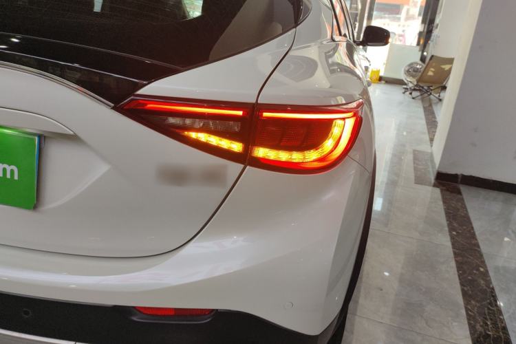 Used Infiniti QX30 2017 1.6T Two-Wheel-Drive Sport Edition Right Rear Taillight