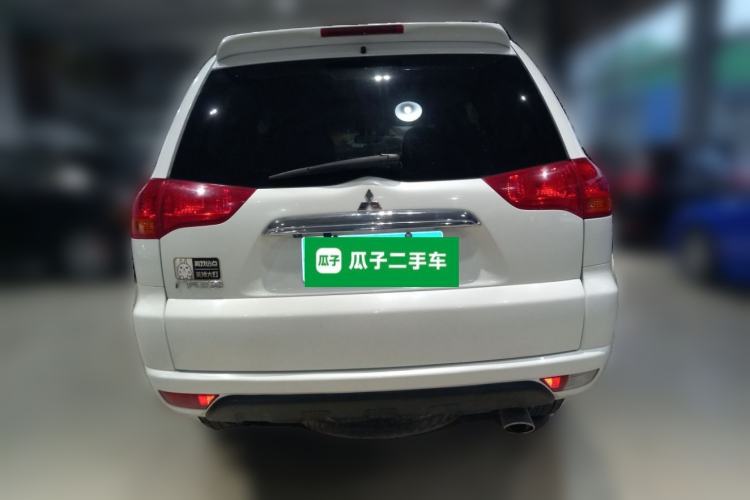 Used Mitsubishi Pajero Sport 2013 3.0L Automatic 4x4 Flagship Edition
