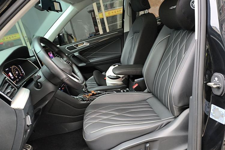 Used Volkswagen Tiguan L 2022 330TSI Automatic Two-Wheel Drive R-Line Enhanced Edition
