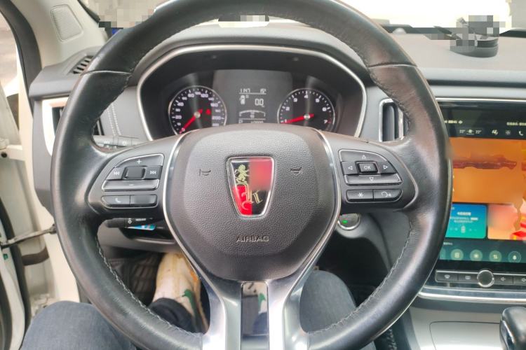 Used Roewe RX5 2016 20T Two-Wheel Drive Automatic Internet Smart Edition
