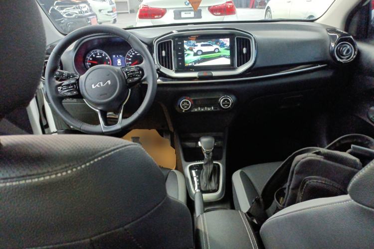 Used Kia kx1 Stonic 2021 1.4L CVT Sunroof Model
