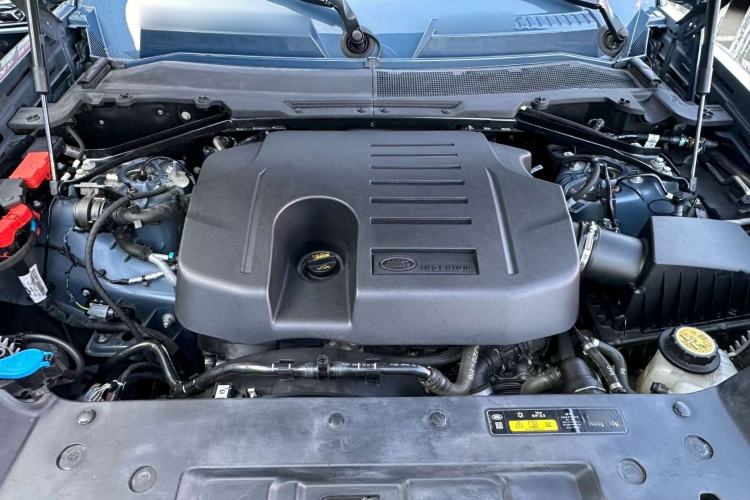 Used Land Rover Defender 2023 Facelift 110 3.0T P400 X-DYNAMIC HSE Interior 9