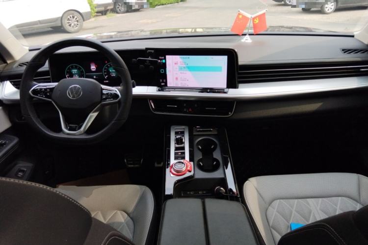 Used Volkswagen Tavendor 2023 380TSI Four-Wheel Drive R-Line Cruise Edition Center Console