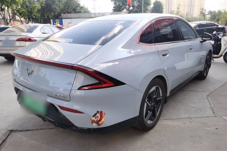 Used Wuling Xingguang 2024 Co-Creation Edition 510 Advanced Model Rear Right 45 Deg