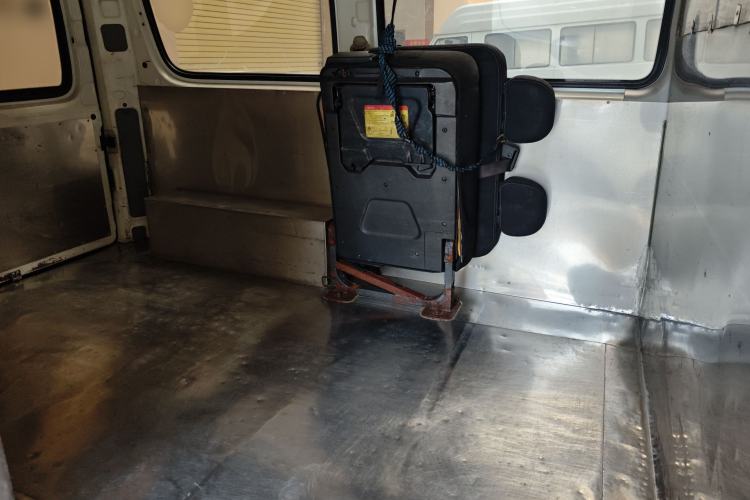 Used SAIC MAXUS Xintu V80 2019 2.5T Classic Edition 6-Speed Manual – Aoyuntong Short Wheelbase Mid-Height Design 5/6 Seats