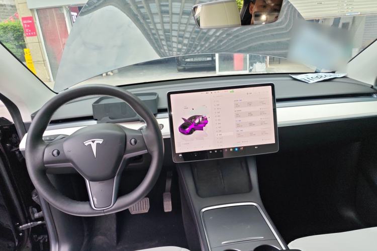 Used Tesla Model Y 2022 Long-Range All-Wheel-Drive Version