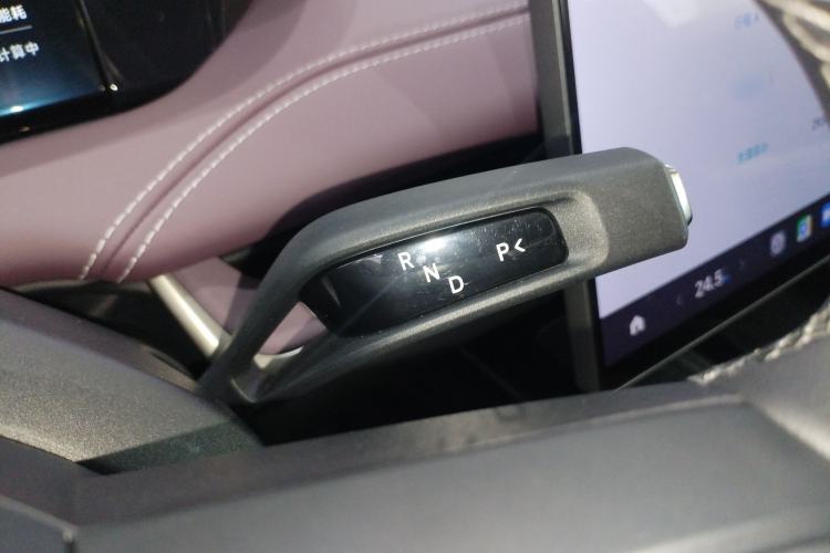 Used Xiaomi Auto SU7 2024 Four-Wheel Drive Ultra-Long Range Advanced Intelligent Driving Max Edition
