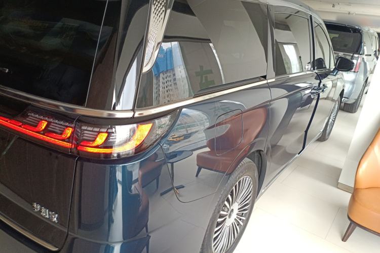 Used VOYAH Dream 2025 PHEV Four-Wheel Drive Excellence Kunpeng Edition Rear Right 45 Deg