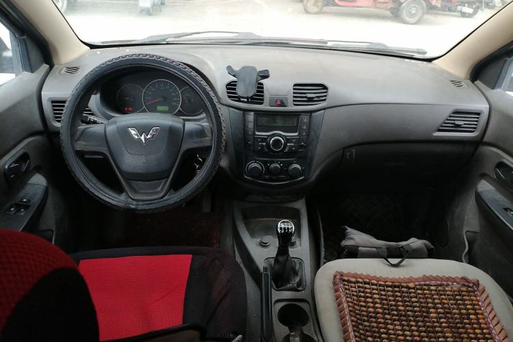 Used Wuling Hongguang 2015 1.2L S Base Model China IV
