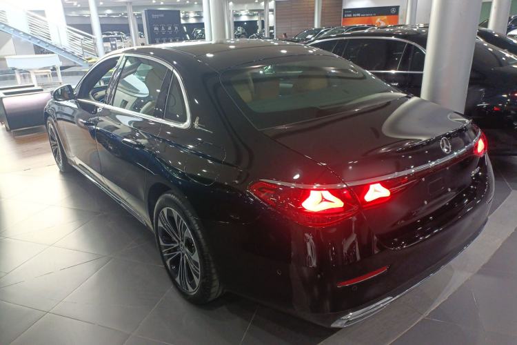 Used Mercedes-Benz E-Class New Energy 2024 E 350 e L Plug-in Hybrid Sedan
