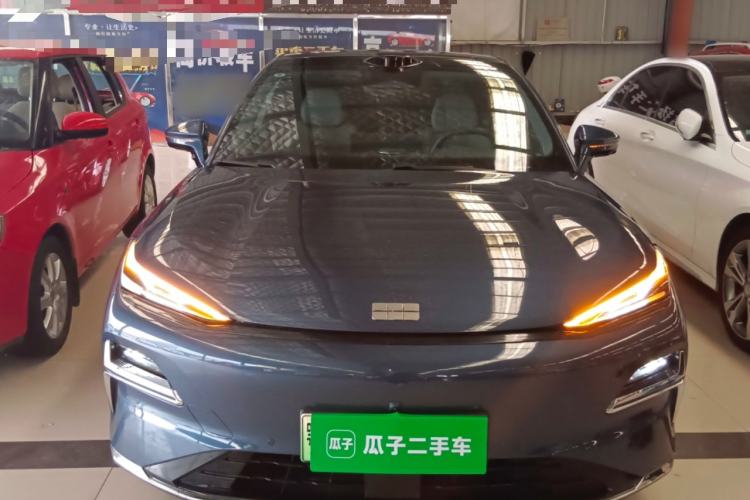 Used Geely Galaxy 8 2025 130km EM-P Starship Edition