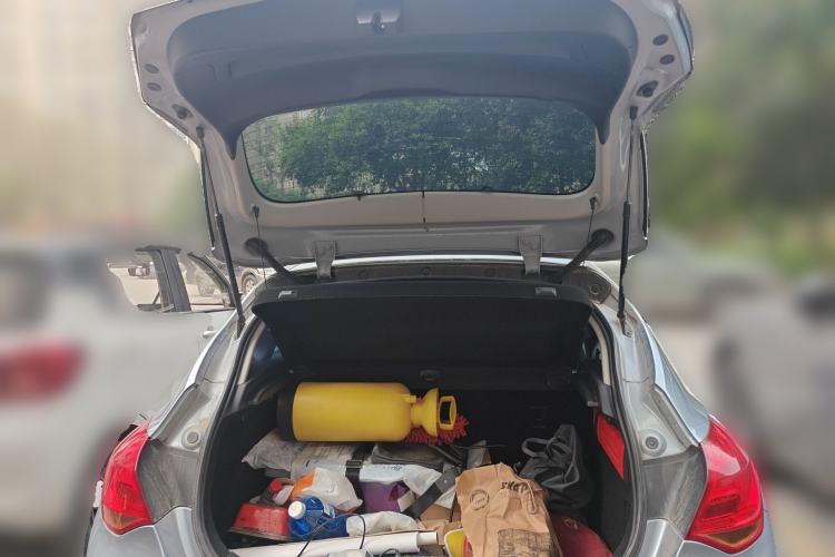 Used Buick GT 2012 XT 1.6L Automatic Fashion Edition Trunk