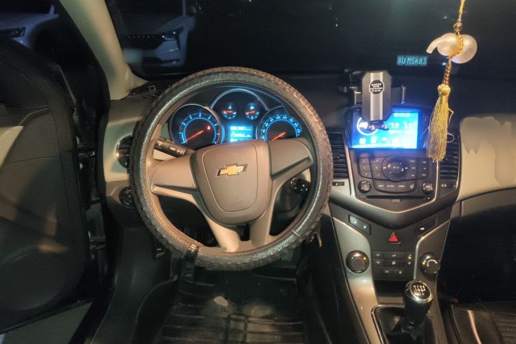 Used Chevrolet Cruze 2015 1.5L Classic SE MT Steering Wheel