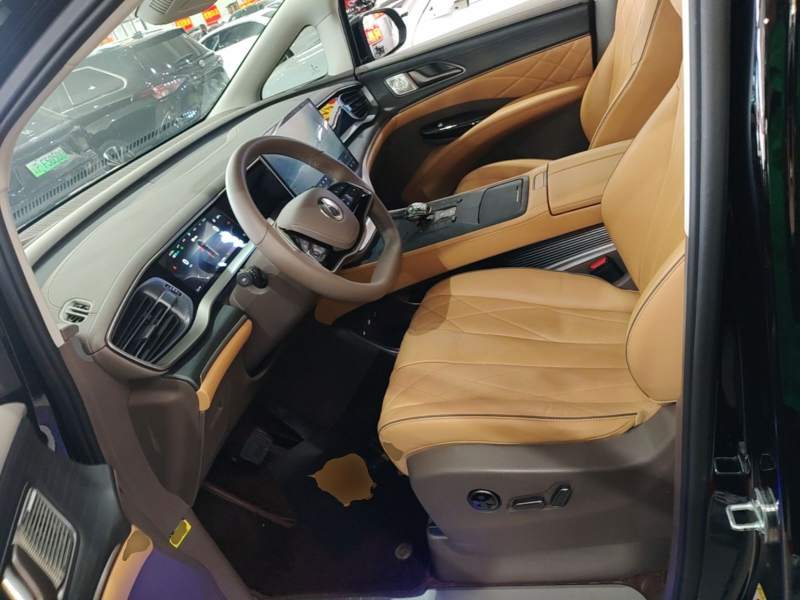 Used Denza D9 2022 DM-i 970 Four-Wheel Drive Prestige Model — 14