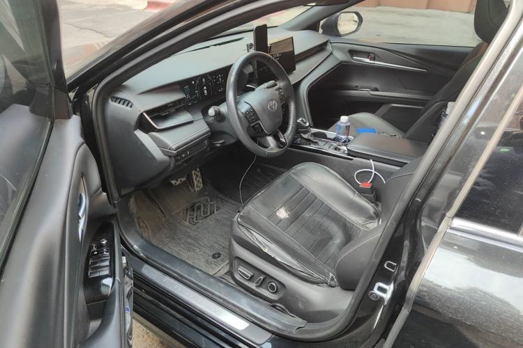 Used Toyota Camry 2024 Dual-Motor 2.0HS Sport Edition Driver Seat