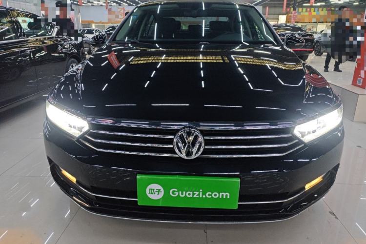 Used Volkswagen Magotan 2017 330TSI DSG Luxury Model Front