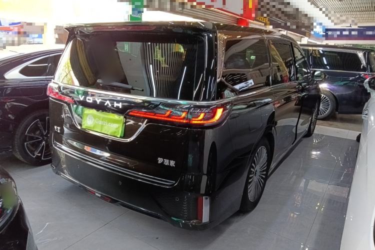 Used VOYAH Dream 2025 PHEV Four-Wheel-Drive Flagship Kunpeng Edition
