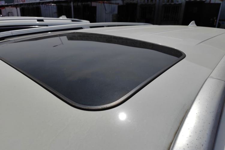 Used Baojun 730 2017 1.8L iAMT Prestige Version 7 Seats Roof