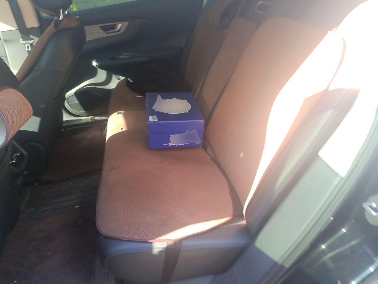 Hongqi E-QM5 2024 610 km PLUS — снимка 17
