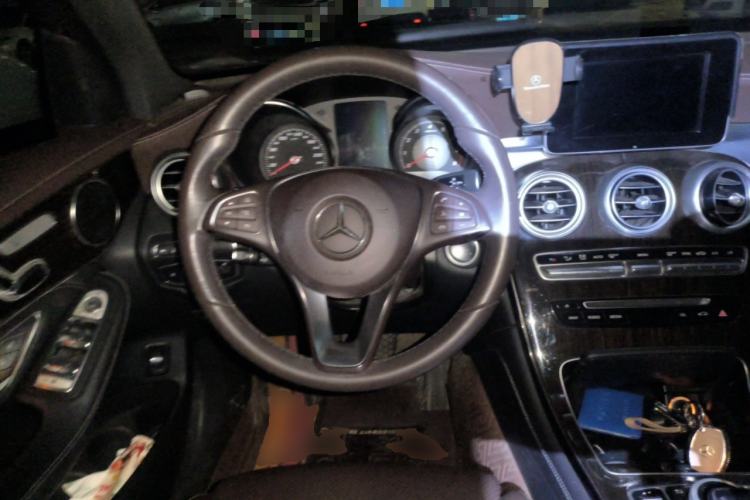 Used Mercedes-Benz GLC 2018 Facelift GLC 260 4MATIC Luxury Edition
