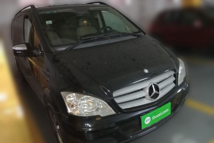 Used Mercedes-Benz Viano 2012 2.5L Hospitality Edition Front Right 45 Deg