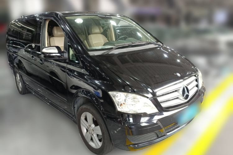 Used Mercedes-Benz Viano 2013 3.0L Comfort Edition Front Right 45 Deg