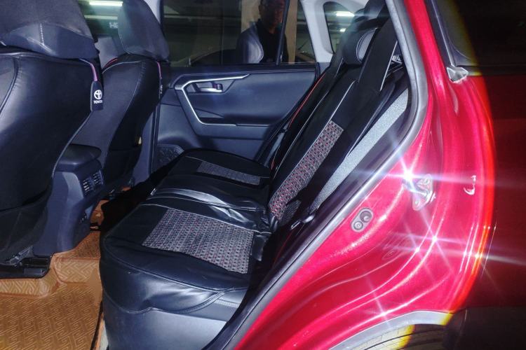 Used Toyota RAV4 2020 Dual-Engine 2.5L E-CVT 4x4 Elite PLUS Edition Left Rear Seat