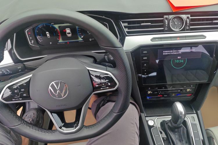 Used Volkswagen Magotan 2024 2 Million Units Zhongxiang Version 330TSI DSG Luxury Edition
