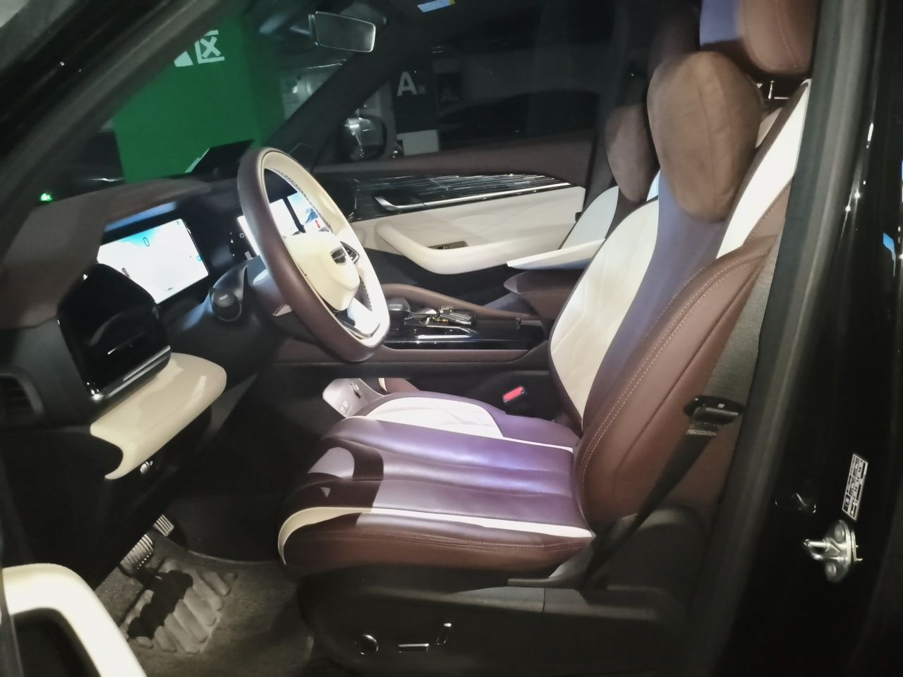 Geely Auto Monjaro L 2021 2.0TD DCT EVO Two-Wheel Drive Prestige Version — снимка 15
