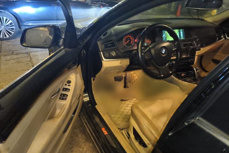 Used BMW 5 Series 2013 535Li Leading Model
