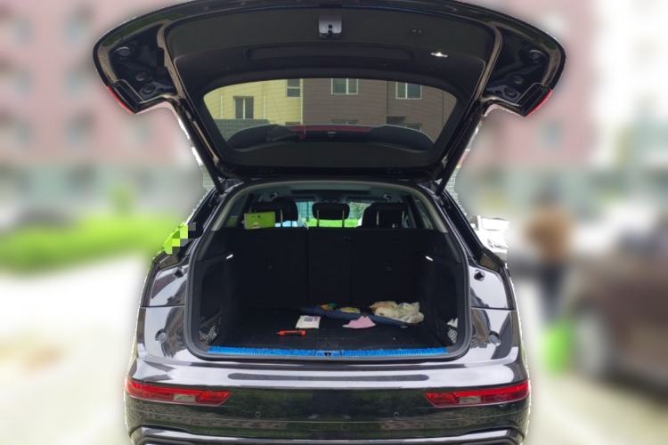 Used Audi Q5L 2022 40T Fashionable and Dynamic Model Trunk