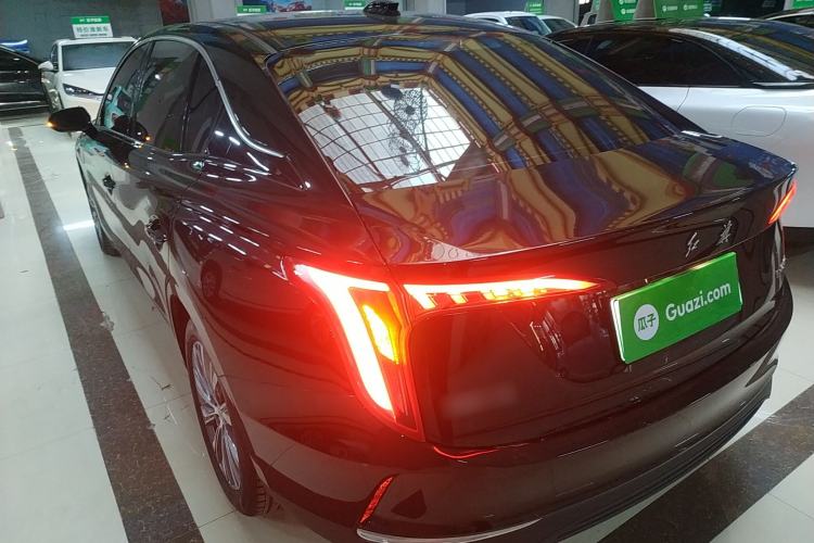 Used Hongqi E-QM5 2022 431 km Charge & Enjoy Edition