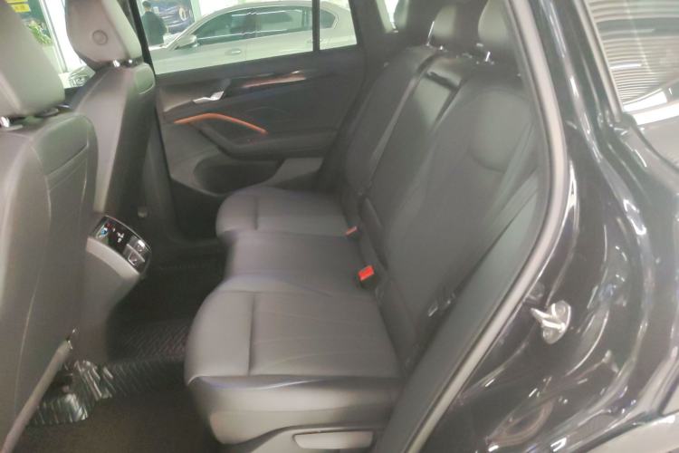 Used Volkswagen Tiguan L 2024 PRO 330TSI Two-Wheel Drive R-Line Smart Edition
