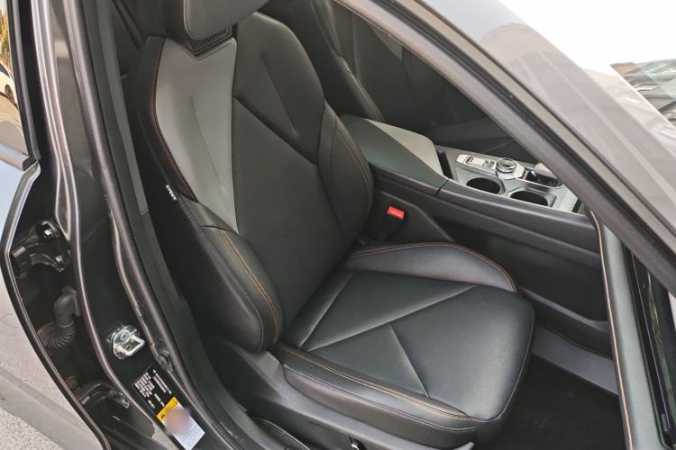 Used Changan UNI-V 2022 1.5T Smart Navigation Version
