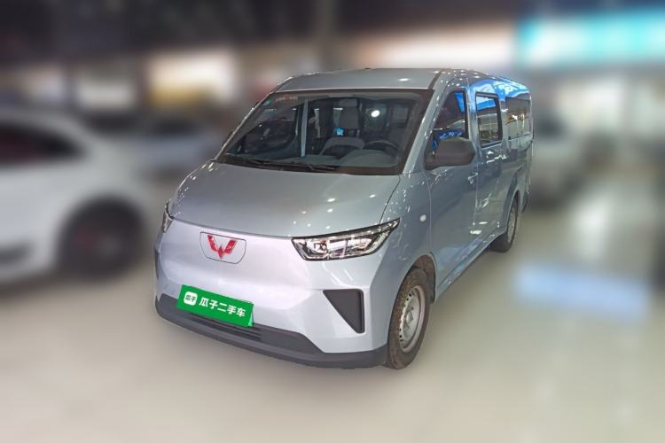 Used Wuling Yangguang 2024 300KM Comfort Version Passenger Van 75kW