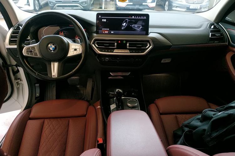 Used BMW X3 2023 xDrive30i Leading Model M Night Edition Package Center Console