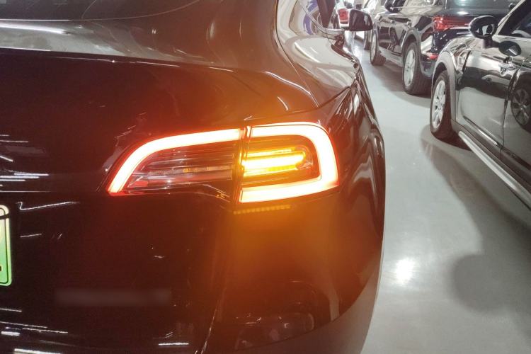 Used Tesla Model Y 2021 Long-Range All-Wheel-Drive Version
