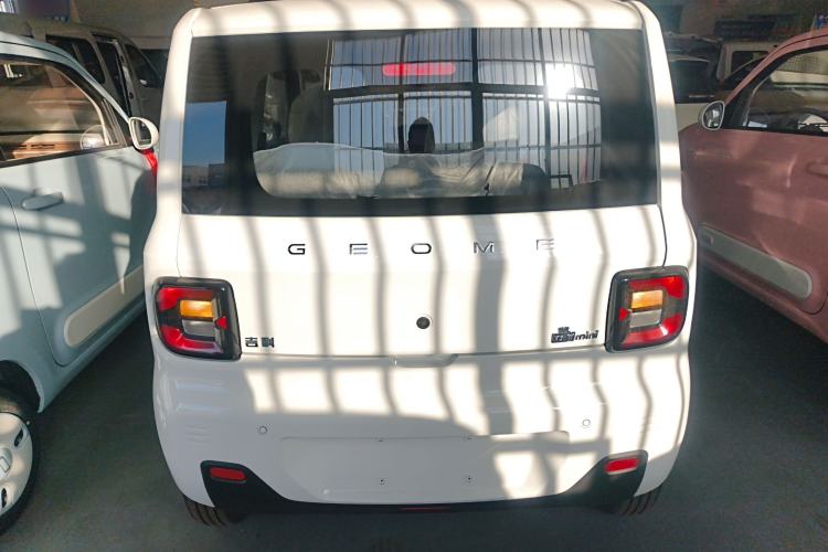 Used Geely Galaxy Panda 2024 Panda Mini 200km Endurance Bear
