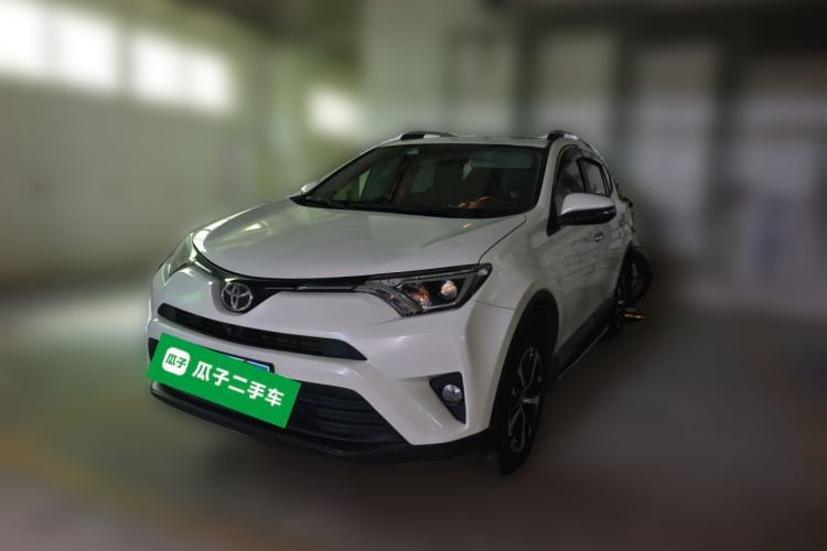 Used Toyota RAV4 2016 2.0L CVT Two-Wheel Drive Fashion Edition China V Standard