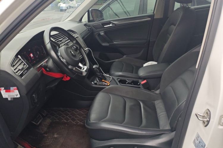 Used Volkswagen Tiguan L 2021 330TSI Automatic Two-Wheel Drive R-Line Enhanced Edition Left Front Seat