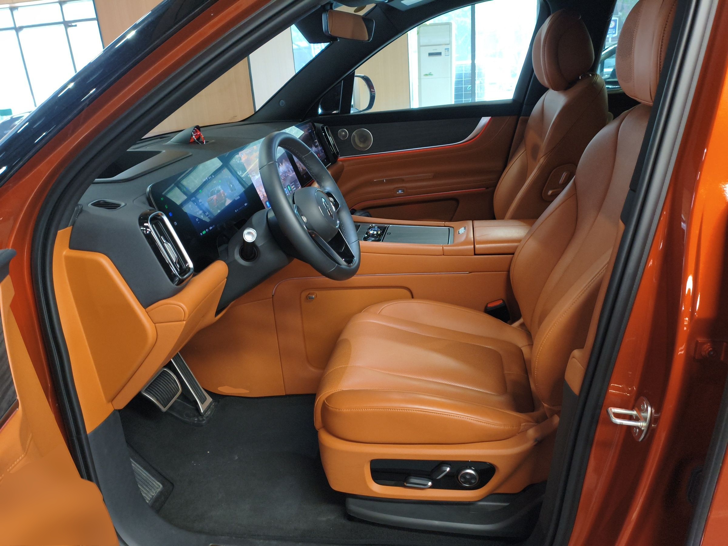 Переднее сиденье в автомобиле