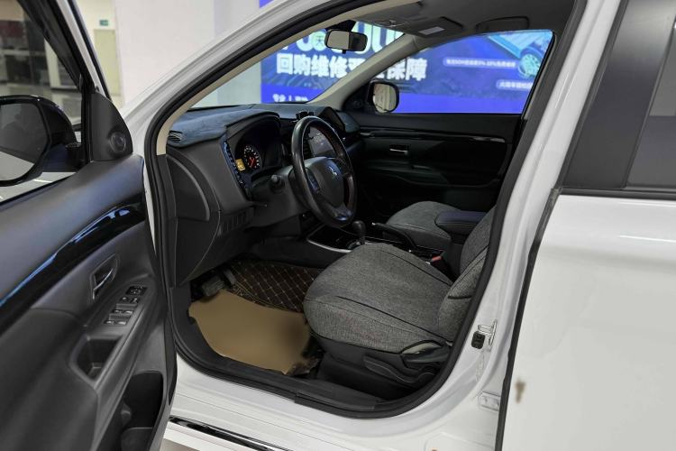 Used Mitsubishi Outlander 2021 Revised Version 2.0L Two-Wheel Drive Comfort Edition 5 Seats
