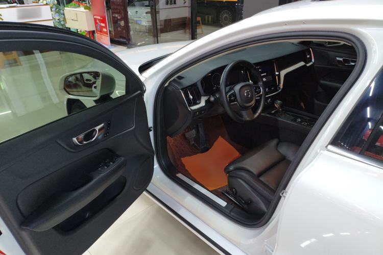 Used Volvo S60 2021 T4 Zhiyuan Luxury Edition