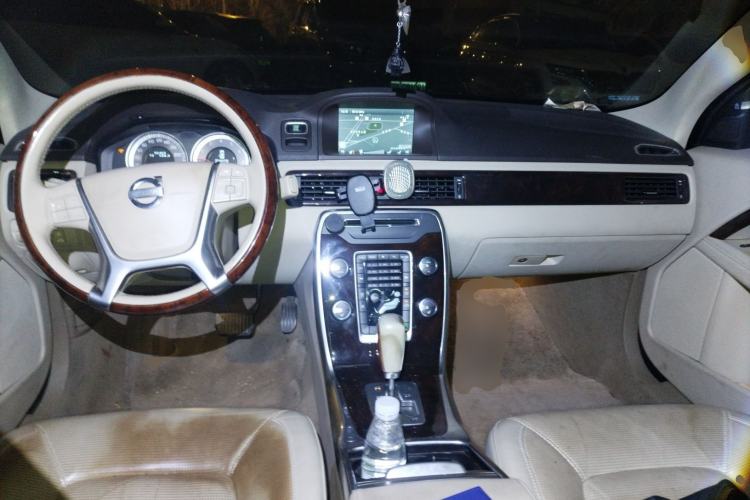 Used Volvo S80L 2012 2.0T T5 Luxury Edition Center Console