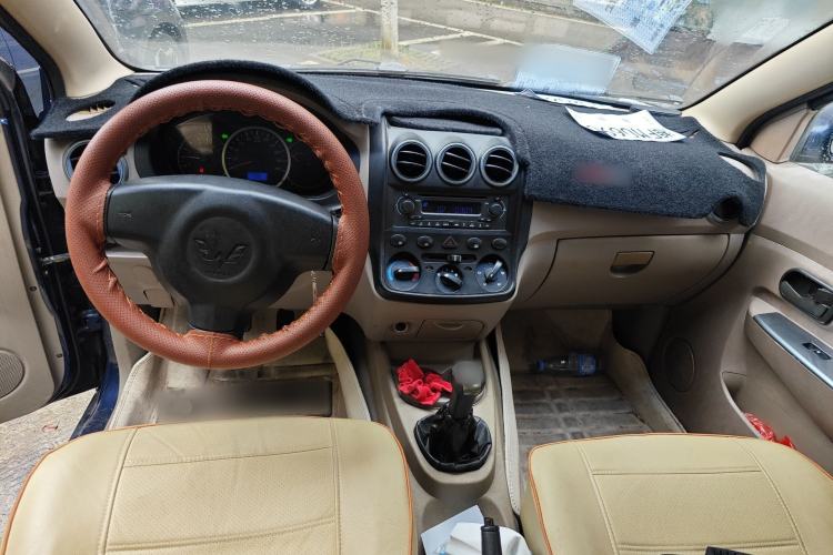 Used Wuling Hongguang 2010 1.4L Comfort Version Center Console