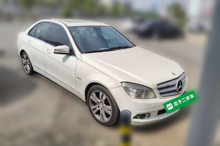 Used Mercedes-Benz C-Class 2010 C 200 CGI Fashion Model Front Right 45 Deg