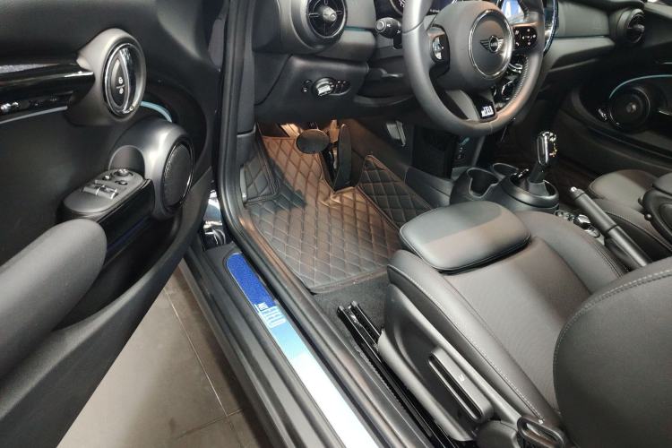 Used MINI MINI 2023 1.5T COOPER Midnight Escape Special Edition