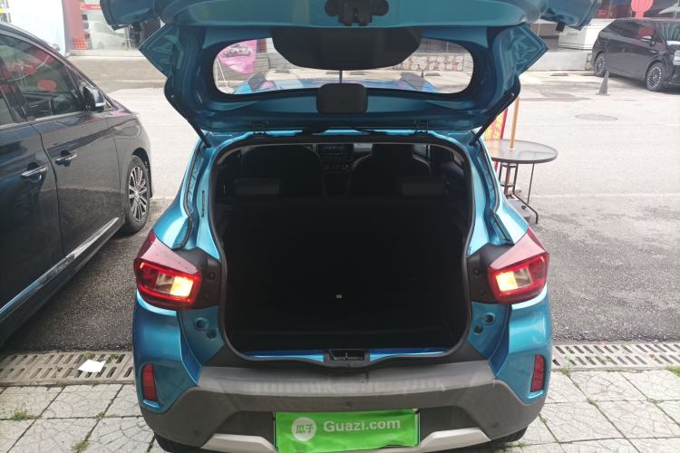 Used Renault E-Nuo 2019 e-Intelligent Model Trunk