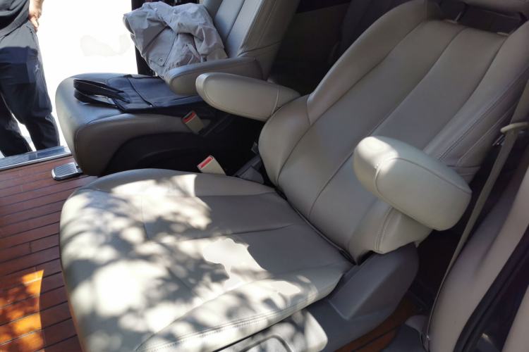 Used Buick GL8 2013 2.4L CT Luxury Business Comfort Edition Left Rear Seat